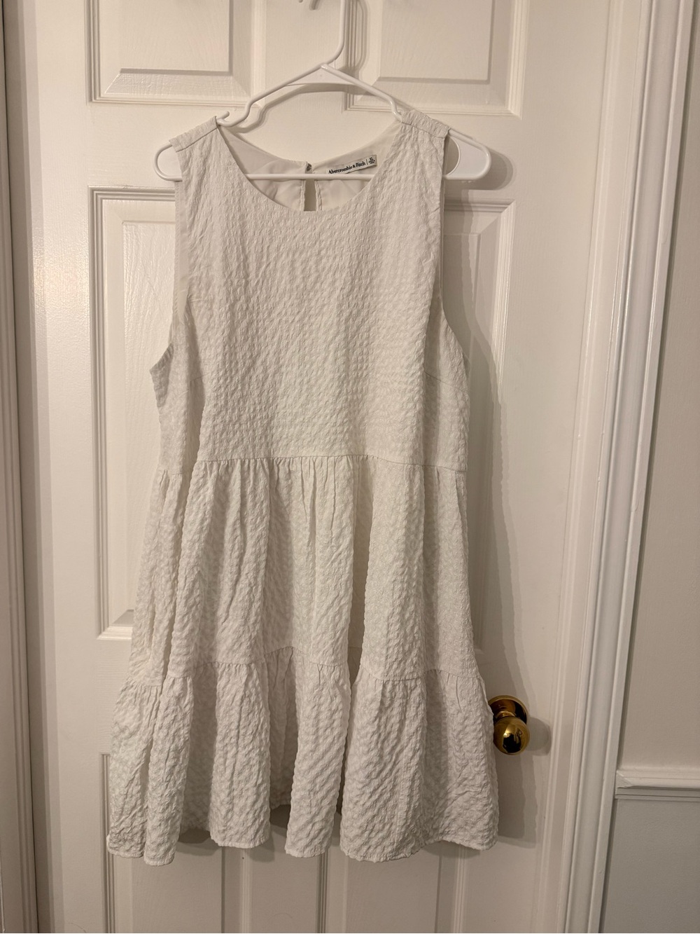 Abercrombie & Fitch White Textured Tiered Sleeveless Dress